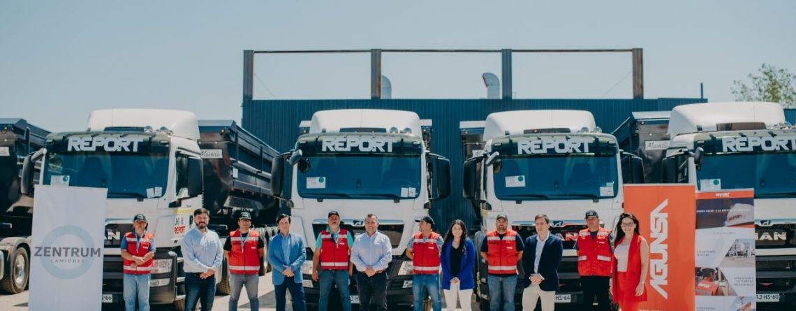 representantes de agunsa y Zentrum en la venta de los 21 tractocamiones man